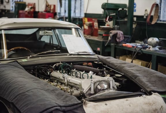 Converting An Aston Martin DB5 To A DB5 Vantage